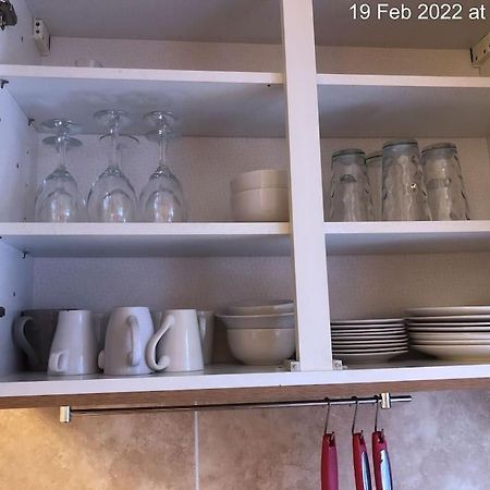 Cozy 4 Bedroom House In Smethwick With 4 Bathrooms Perfect For Contractors And Families Birmingham Eksteriør bilde
