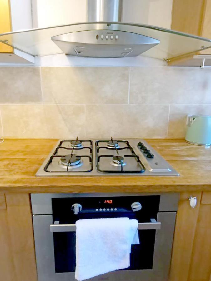 Cozy 4 Bedroom House In Smethwick With 4 Bathrooms Perfect For Contractors And Families Birmingham Eksteriør bilde