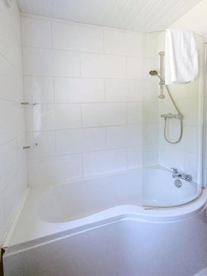Cozy 4 Bedroom House In Smethwick With 4 Bathrooms Perfect For Contractors And Families Birmingham Eksteriør bilde