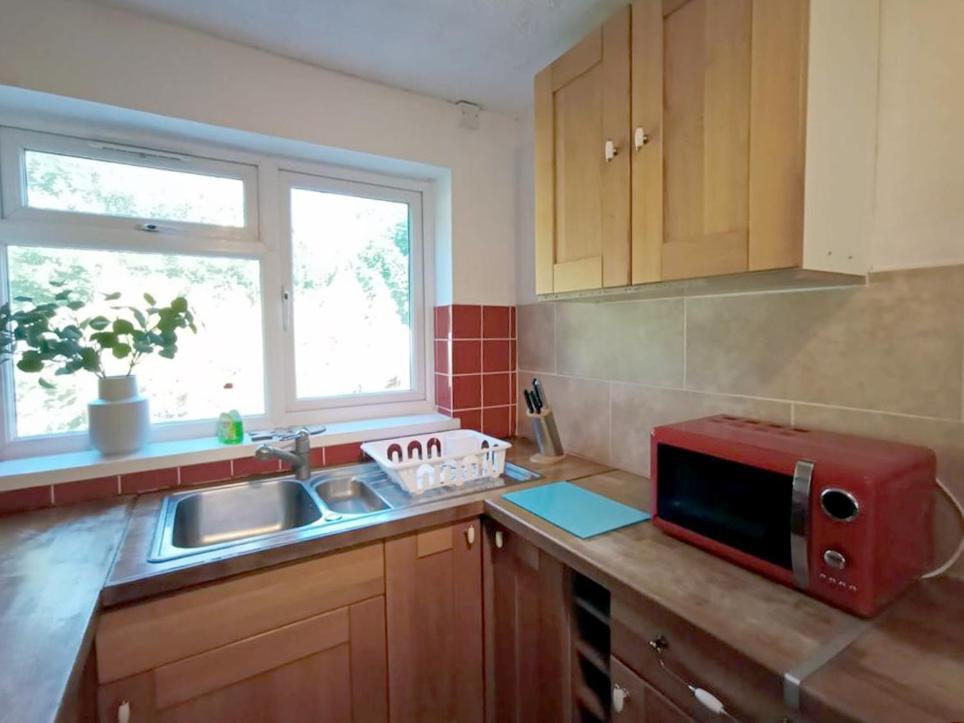 Cozy 4 Bedroom House In Smethwick With 4 Bathrooms Perfect For Contractors And Families Birmingham Eksteriør bilde
